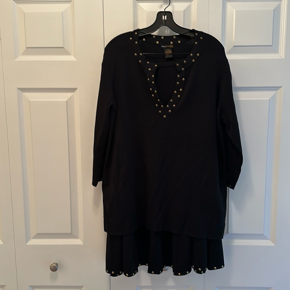 Beautiful two piece: skirt and top with trim detail
